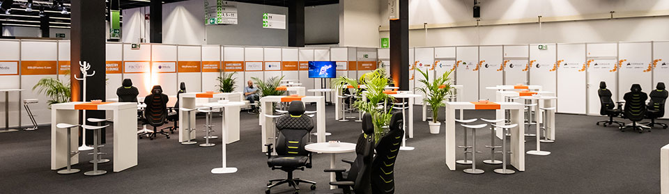 Eventfläche GIBL von Factory C mit modularen Besprechungsbereichen