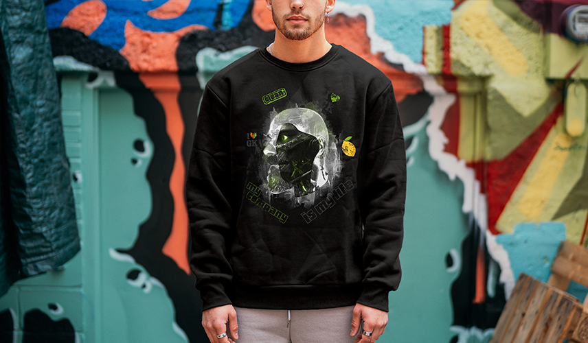 Person trägt Hoodie mit CleanKohl Design – Markenwirkung im Alltag