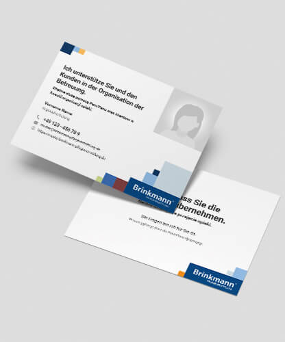 Informationsmaterial zur Pflegevermittlung – klar gestaltete Printkommunikation